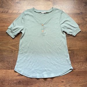 Short cuff sleeve tunic/top